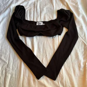 Princess Polly Black Long Sleeve Crop Top thumbnail 2