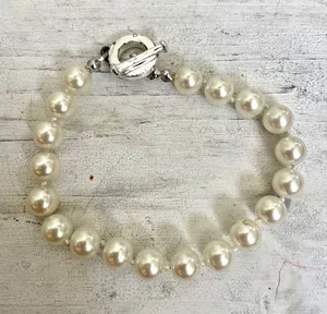 Carolee faux Pearl vintage bracelet thumbnail 1