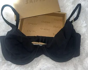 SKIMS Underwire Bra thumbnail 1