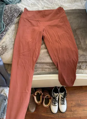 Lululemon Wunder Under 25” Leggings thumbnail 2