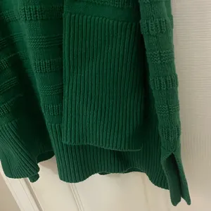 LOFT Mock Neck Tunic Style Textured Sweater in Green thumbnail 4