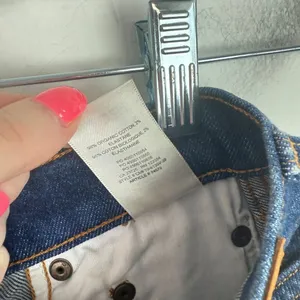 Aritzia Denim Forum The Anjelica High Rise Slim Jeans Size 25 EUC thumbnail 10