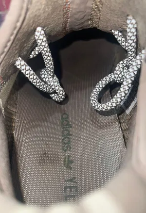 Yeezy 350 Sand Taupes thumbnail 9