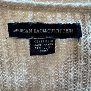 American Eagle Cable Knit V Neck Sweater Laced Sleeve thumbnail 4