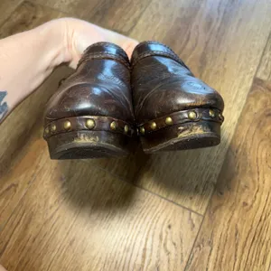 Frye Audra Heel Leather Clogs Mule Slide On 3.5" High-Heel Stud Brown Womens 8 M thumbnail 3