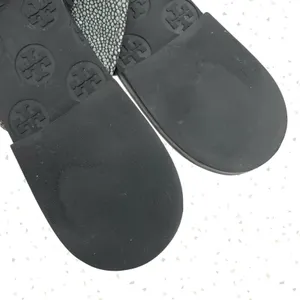 Tory Burch Thora Stingray Black Leather Thong Sandals Smoke Silver Foil Size 10 thumbnail 7