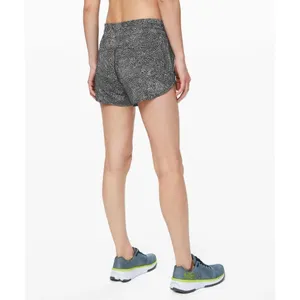 ✨Lululemon Tracker Sz 8 Short V *4"✨ thumbnail 5