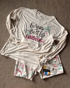 FRIENDS Women’s FRIENDS Cream Long-Sleeve Pajama Set with Pink & Teal Accents thumbnail 1