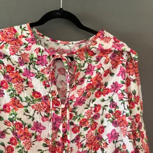 Floral Long Sleeve Tie Neck Blouse Pink Orange White Crinkle Boho Top‎ Womens XL thumbnail 2