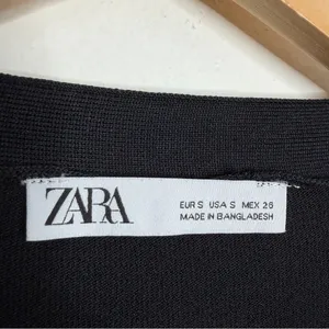 Zara Black V-Neck Cardigan Button Front Small Minimalist Workwear Casual Office thumbnail 3