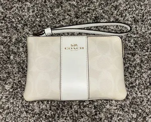 wristlet thumbnail 1
