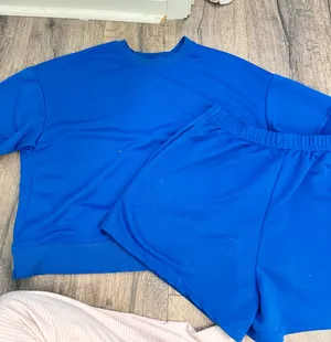 Blue set thumbnail 1