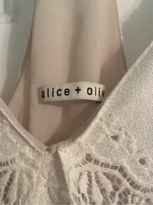 Alice + Olivia Vandy Dress in White thumbnail 4