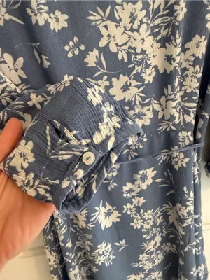 Lulus Blue‎ White Floral Wrap Dress Medium 3/4 Sleeve Ruffle Hem thumbnail 5