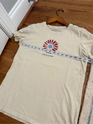 Life is Good Women's Americana Daisy Short Sleeve Tee Size Medium thumbnail 8