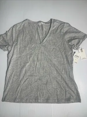 Good Ameeican NWT Women’s Grey V-Neck Short Sleeve Top M thumbnail 4