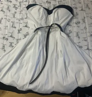 White Size XS thumbnail 3