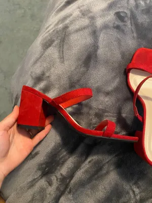 Red heels Size 6 thumbnail 2