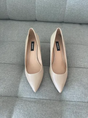 DKNY Nude Pointy Heels thumbnail 5
