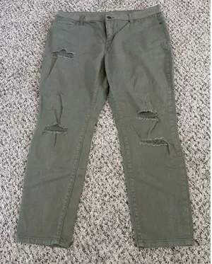 Soho New York &‎ Company Jeans Women's Green Distressed Ankle Legging Size 14 thumbnail 1