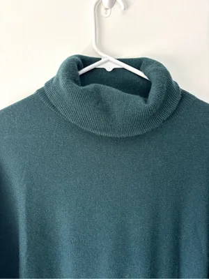 Garnet Hill Forest Green Wool Cashmere Blend Turtle Neck Sweater Front Pockets thumbnail 2