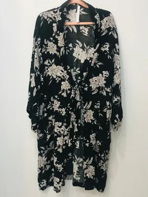 Spiritual Gangster Maya Kimono Floral FabFitFun One Size Black. thumbnail 3