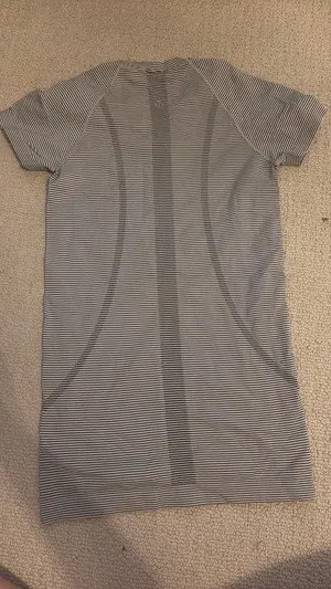Lululemon Swiftly Tech Short Sleeve thumbnail 3