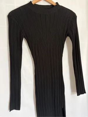 Almost Famous Long Sleeve Black Ribbed Knit Maxi Dress small thumbnail 2