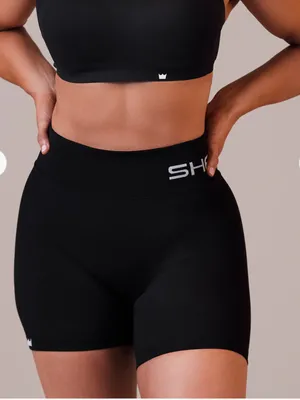 SHEFIT Seamless scrunch butt shorts size Luxe 12/14 black thumbnail 1