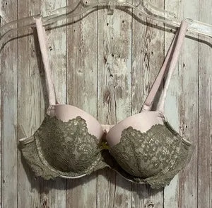 Victoria’s Secret Bra thumbnail 1