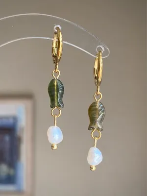 Handmade quality Czech glass beads fish & pearls unique dangle earrings⭐️🐟💕 thumbnail 4