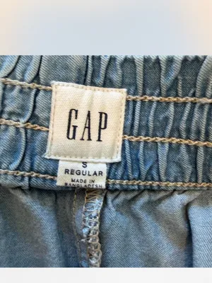 GAP Women's Light Wash Shorts thumbnail 3