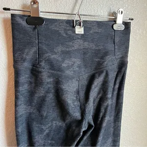 Vuori Gray Navy Camo Legging thumbnail 2