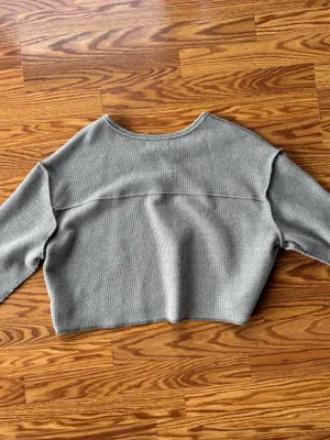 Urban Outfitters Grey Long Sleeve Crop Top thumbnail 3