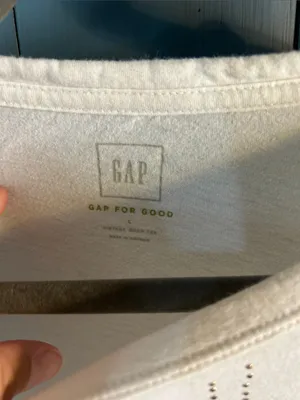 GAP For Good Cream Short Sleeve Tee with Perforated Star Design | Size Larege thumbnail 3