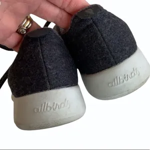 EUC Allbirds sneakers thumbnail 4