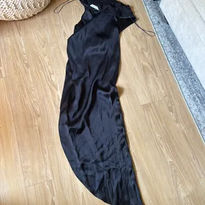 Amanda Uprichard Black Satin Halterneck Dress thumbnail 4