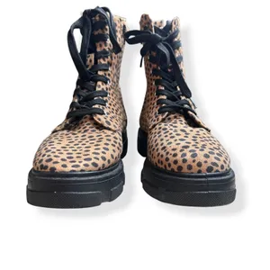 Olivia Miller Womens Normie Combat Boots Animal Print 8 Chunky Lug Sole Edgy thumbnail 5