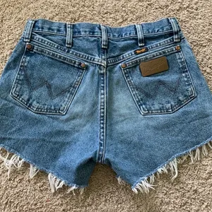 Wrangler Distressed Vintage Shorts thumbnail 2