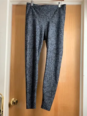 Old Navy Black Tonal Leopard High-Rise Athletic Leggings Size-Large Sporty Chic thumbnail 3