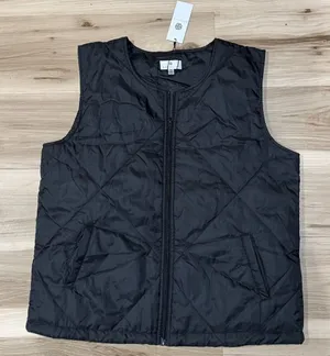 NEW Socialite Black Quilted Vest Women’s Small/Medium thumbnail 1