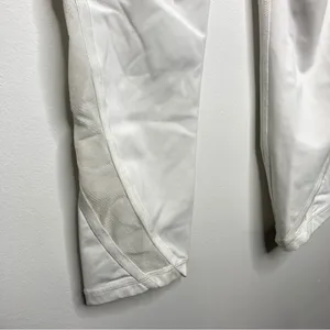 Lululemon white cropped leggings with mesh sides‎ size 2 thumbnail 6