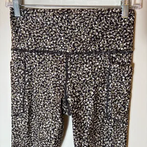 Athleta Salutation Stash 7/8 Pocket Leggings Abstract Print‎ Size Small thumbnail 2