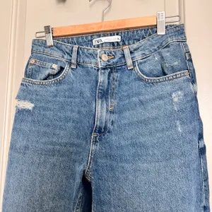 Boyfriend Jeans. Size 2 US thumbnail 3