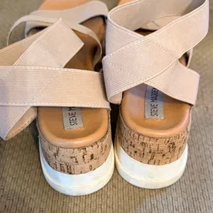 Steve Madden Elastic Platform Sandals thumbnail 3