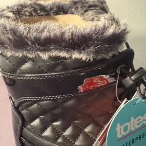 totes Black Quilted Winter Boots with Faux Fur thumbnail 4