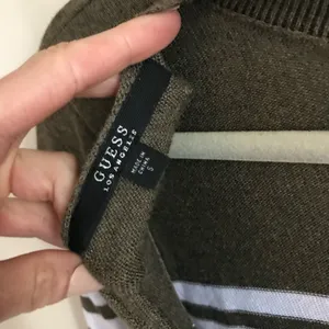 GUESS Keyhole Olive & White Striped Sweater Sz S thumbnail 4