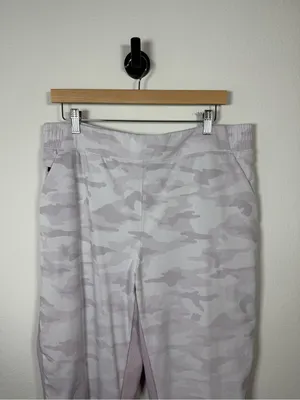 Athleta Brooklyn Lined Camo Jogger Lavender Size 16 Lightweight Travel Pant thumbnail 6