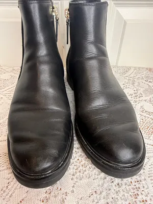 Kate Spade Black Leather Chelsea heeled Ankle Boots size 9 thumbnail 5