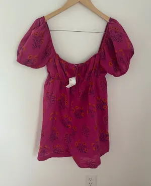 Urban‎ Outfitters Pink Floral Puff Sleeve Smocked Back Boho Romper Medium NEW thumbnail 1